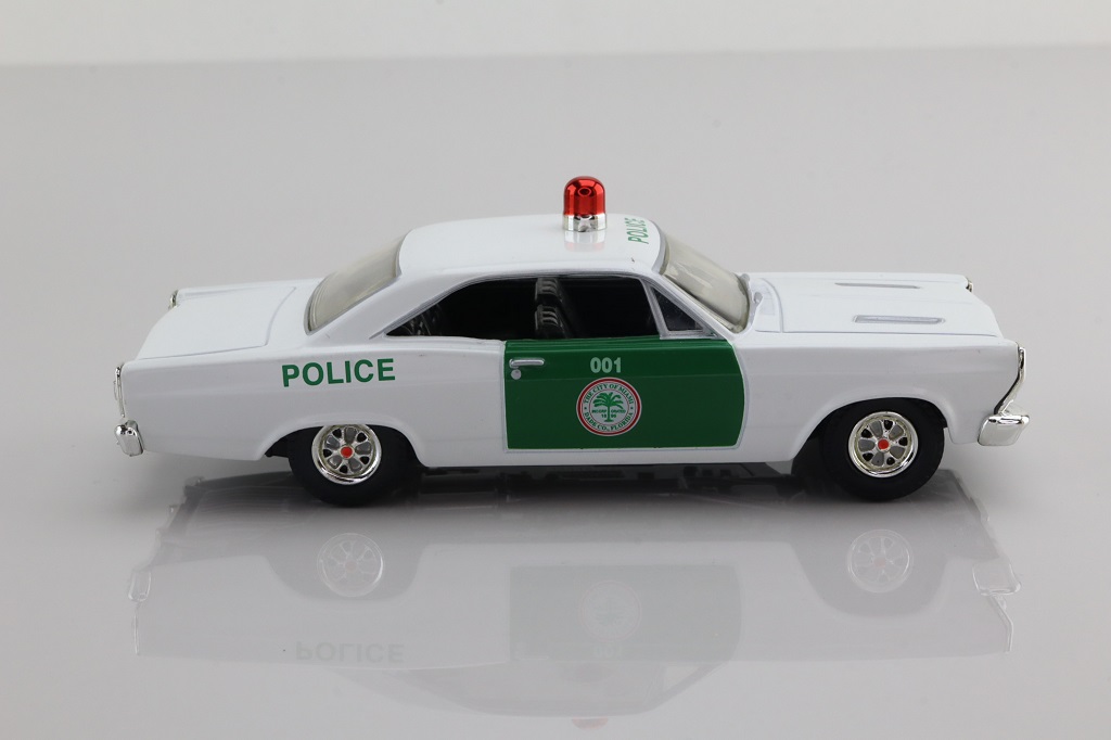 Matchbox Collectibles DYM38020; 1966 Ford Fairlane; Miami Police Department